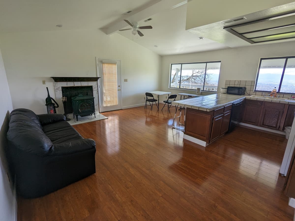 Peaceful Duplex with Private Entrance, Fireplace - Photo 3