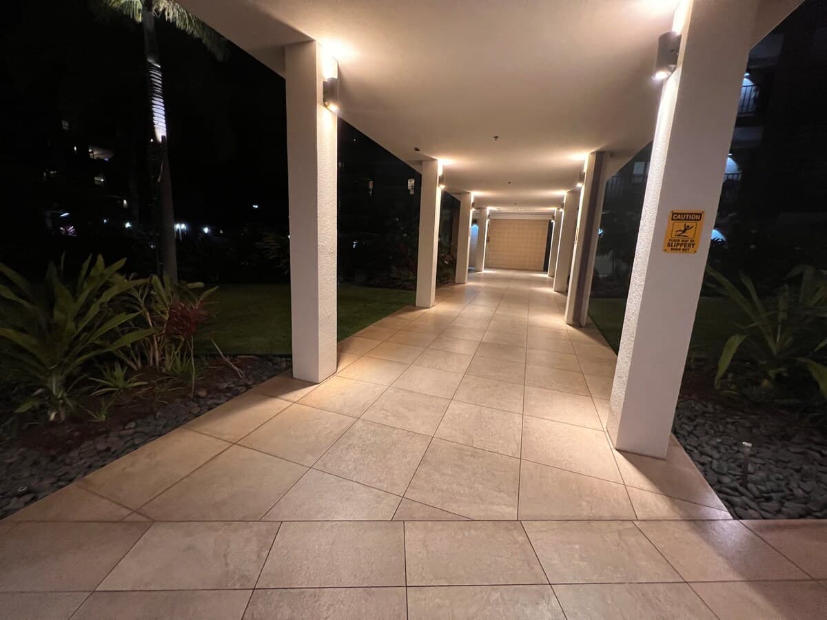 Condo in Lahaina · ★4.93 · 1 bedroom · 2 beds · 1 bath - Photo 5