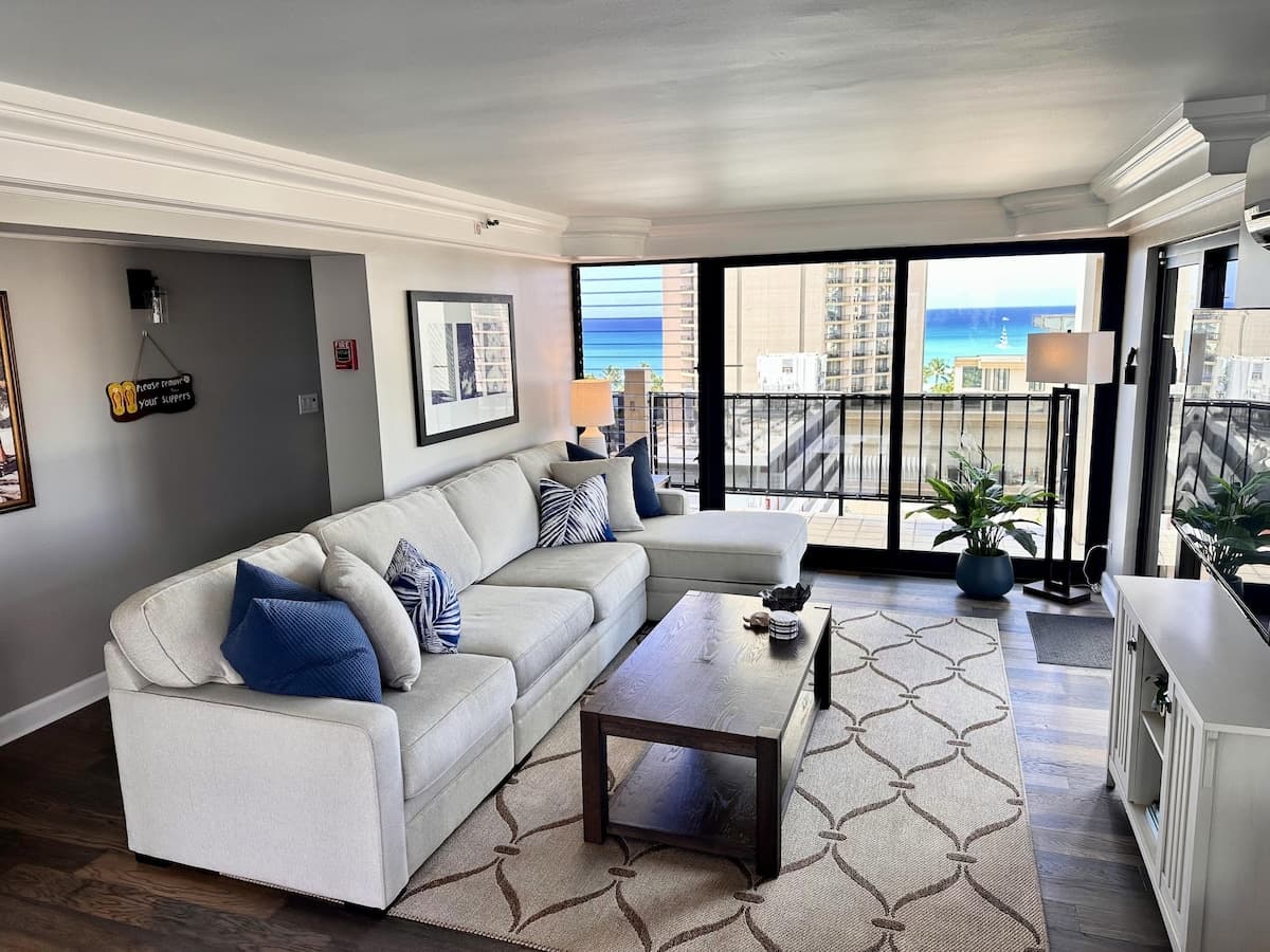 3-Minute Walk to Beach, Free Parking/Pool/Wi-Fi - Photo 1
