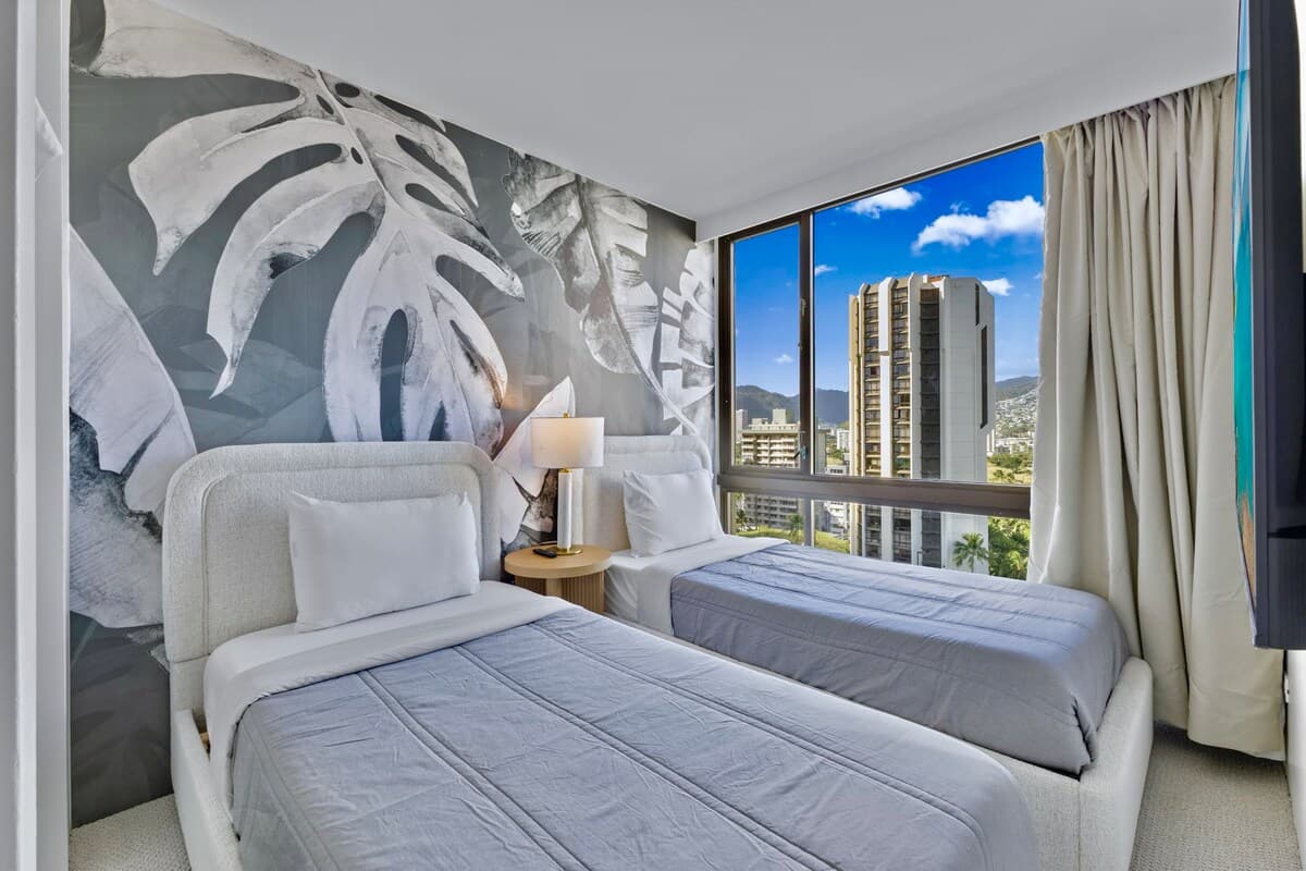 16F-Grand Diamond Head View-2BR-Waikiki w/Parking! - Photo 2