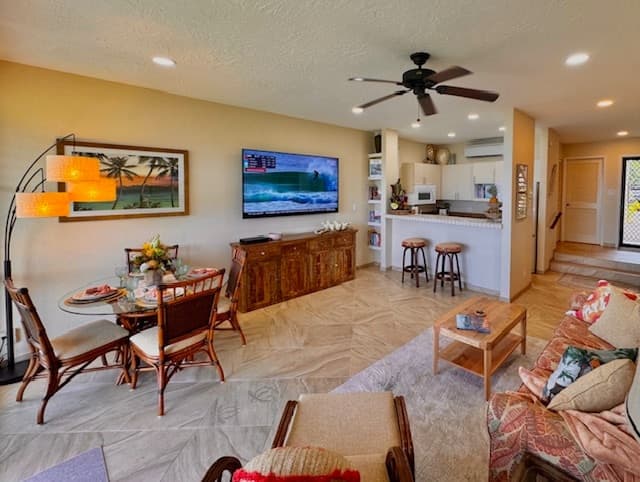 Townhouse in Lahaina · ★5.0 · 1 bedroom · 2 beds · 1 bath - Photo 3