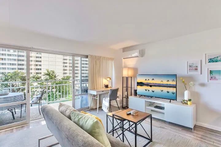 Ocean View Open 1bdrm Ilikai Hotel next to Beach - Photo 3