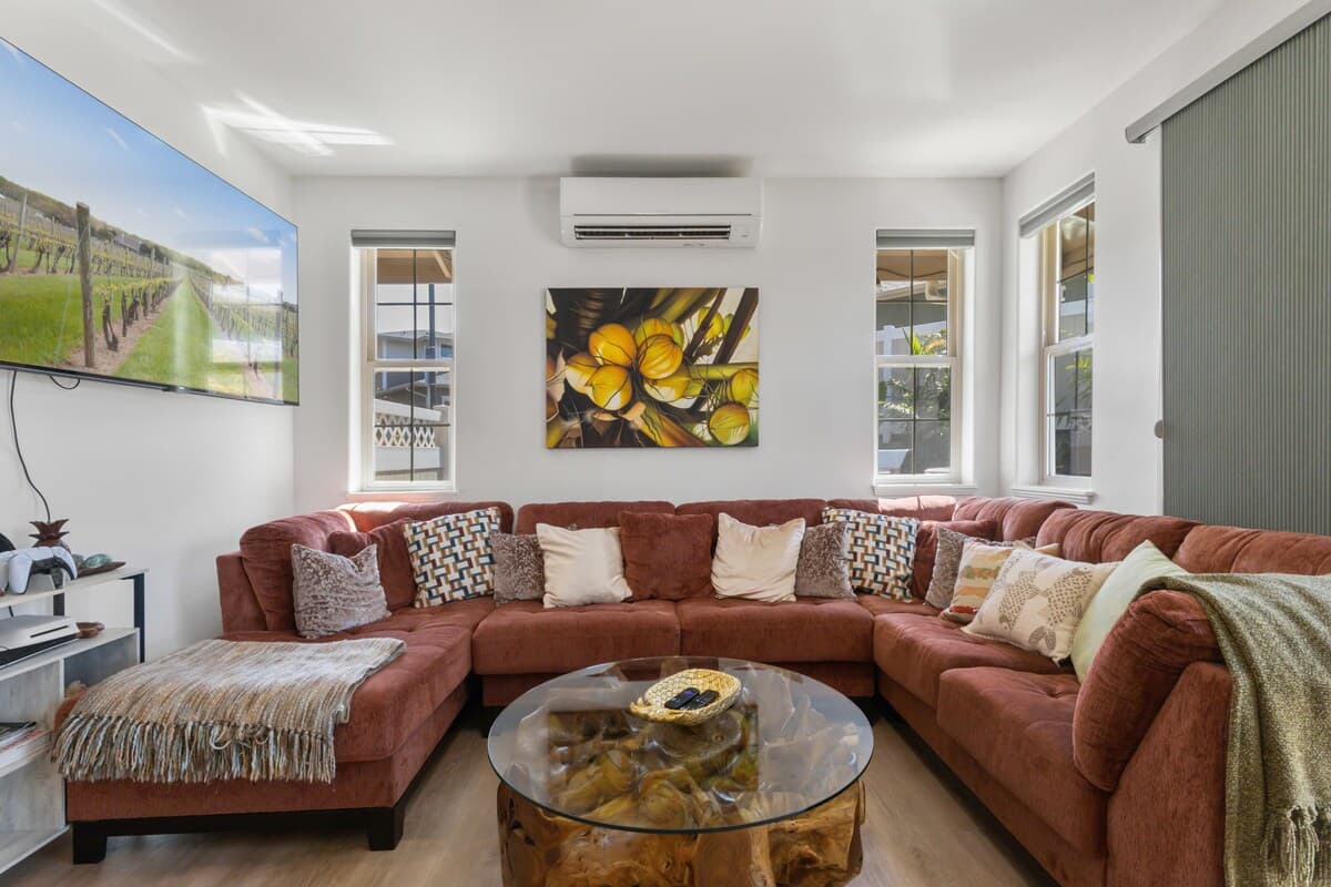 Home in Waianae · ★4.98 · 4 bedrooms · 6 beds · 2.5 private baths - Photo 3