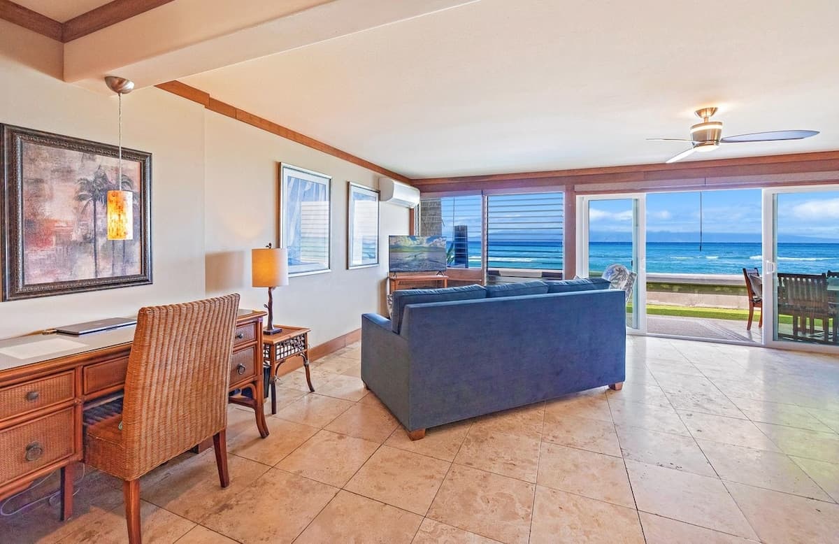 Aloha! 10 Steps to Ocean. Breathtaking Ocean Front - Photo 2