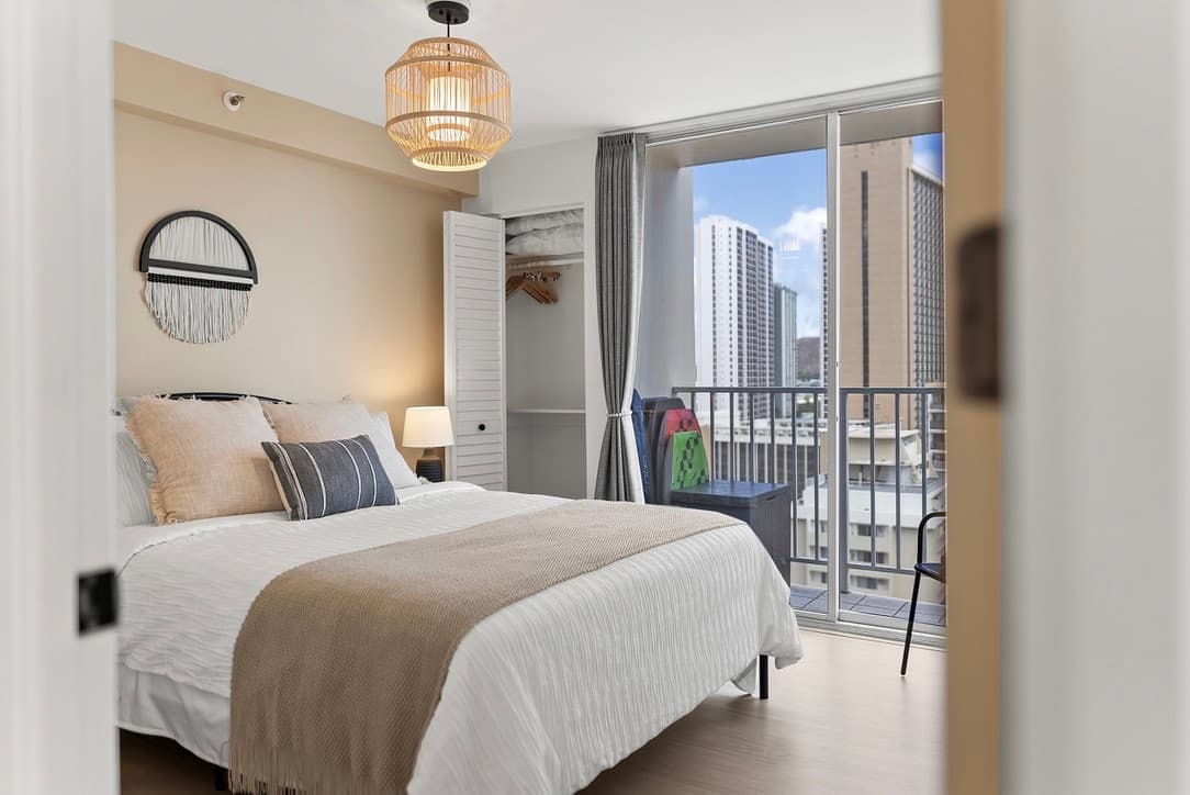 Condo in Honolulu · ★4.98 · 1 bedroom · 2 beds · 1 shared bath - Photo 1