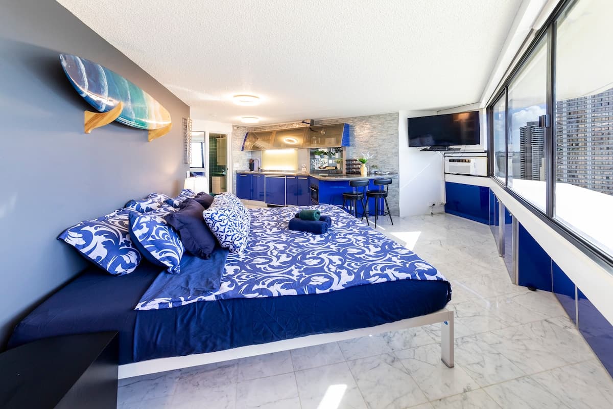 #Private studio@Waikiki W/Pool! near Hilton Lagoon - Photo 1
