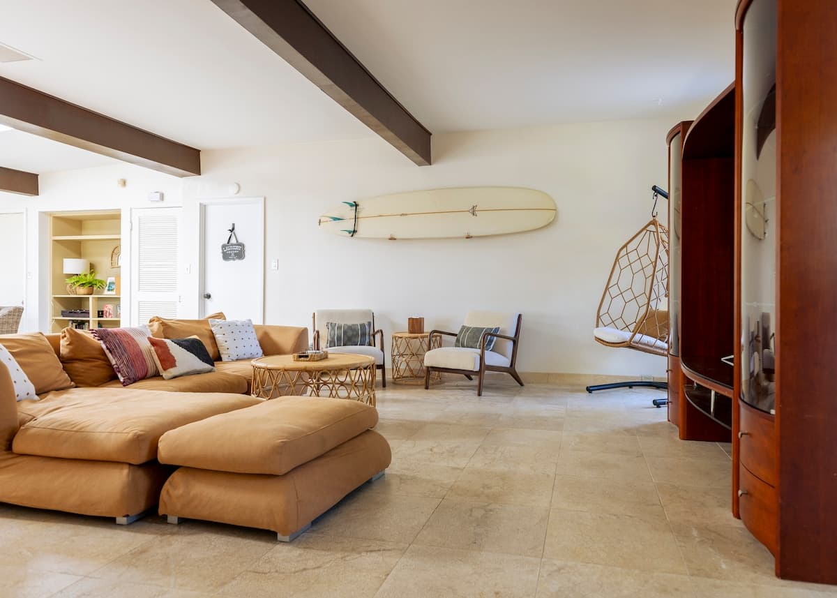 Home in Kailua · ★4.85 · 2 bedrooms · 2 beds · 3 private baths - Photo 5