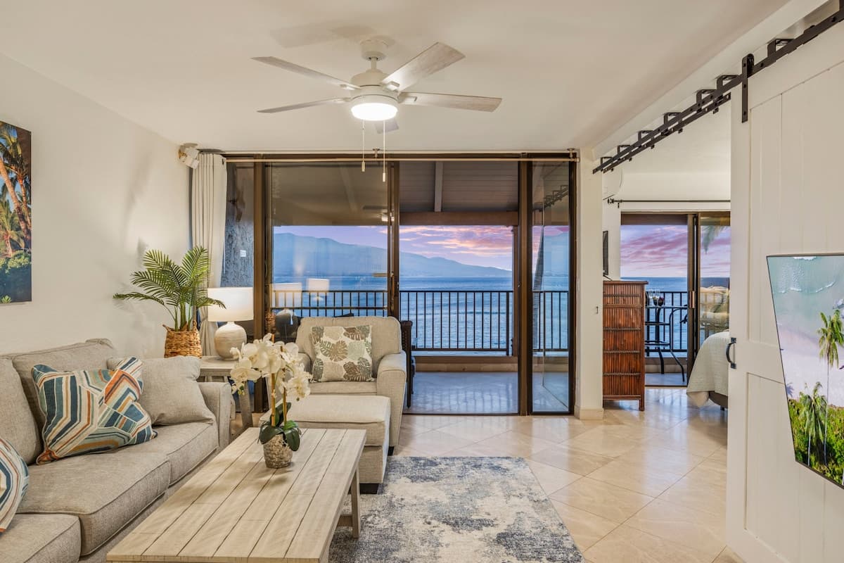 Condo in Wailuku · ★5.0 · 2 bedrooms · 3 beds · 2 baths - Photo 3