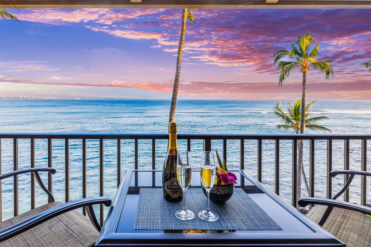 Condo in Wailuku · ★5.0 · 2 bedrooms · 3 beds · 2 baths - Photo 1