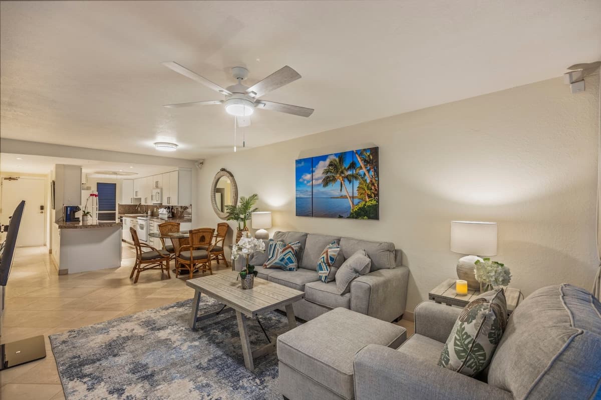 Condo in Wailuku · ★5.0 · 2 bedrooms · 3 beds · 2 baths - Photo 4