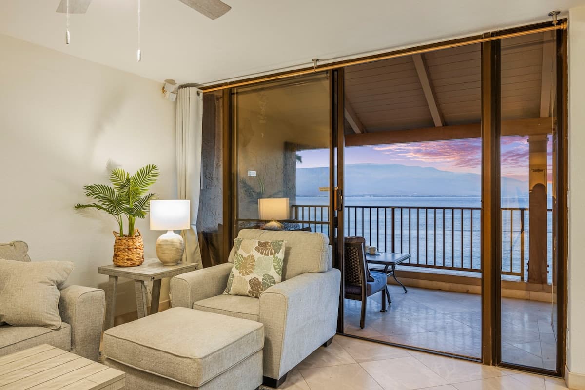 Condo in Wailuku · ★5.0 · 2 bedrooms · 3 beds · 2 baths - Photo 5