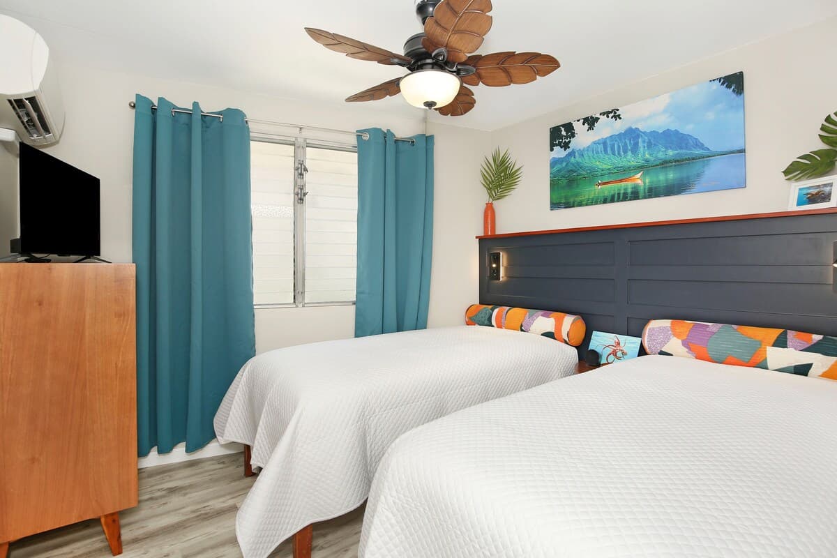 Condo in Honolulu · ★4.7 · 2 bedrooms · 4 beds · 1 shared bath - Photo 3
