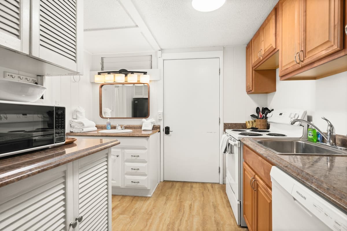 Prime Location! Double Studios TWO King Bed Suites - Photo 2