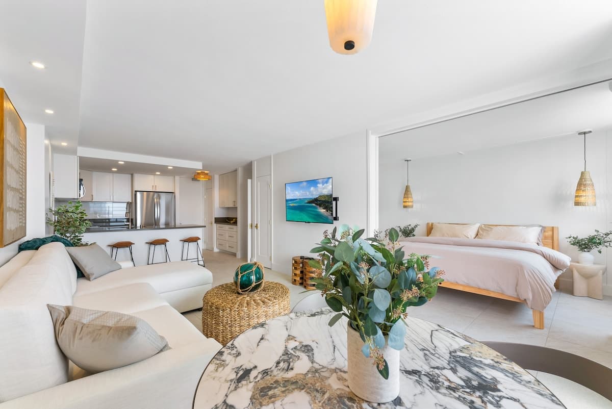 Condo in Honolulu · ★5.0 · 1 bedroom · 2 beds · 1 shared bath - Photo 5