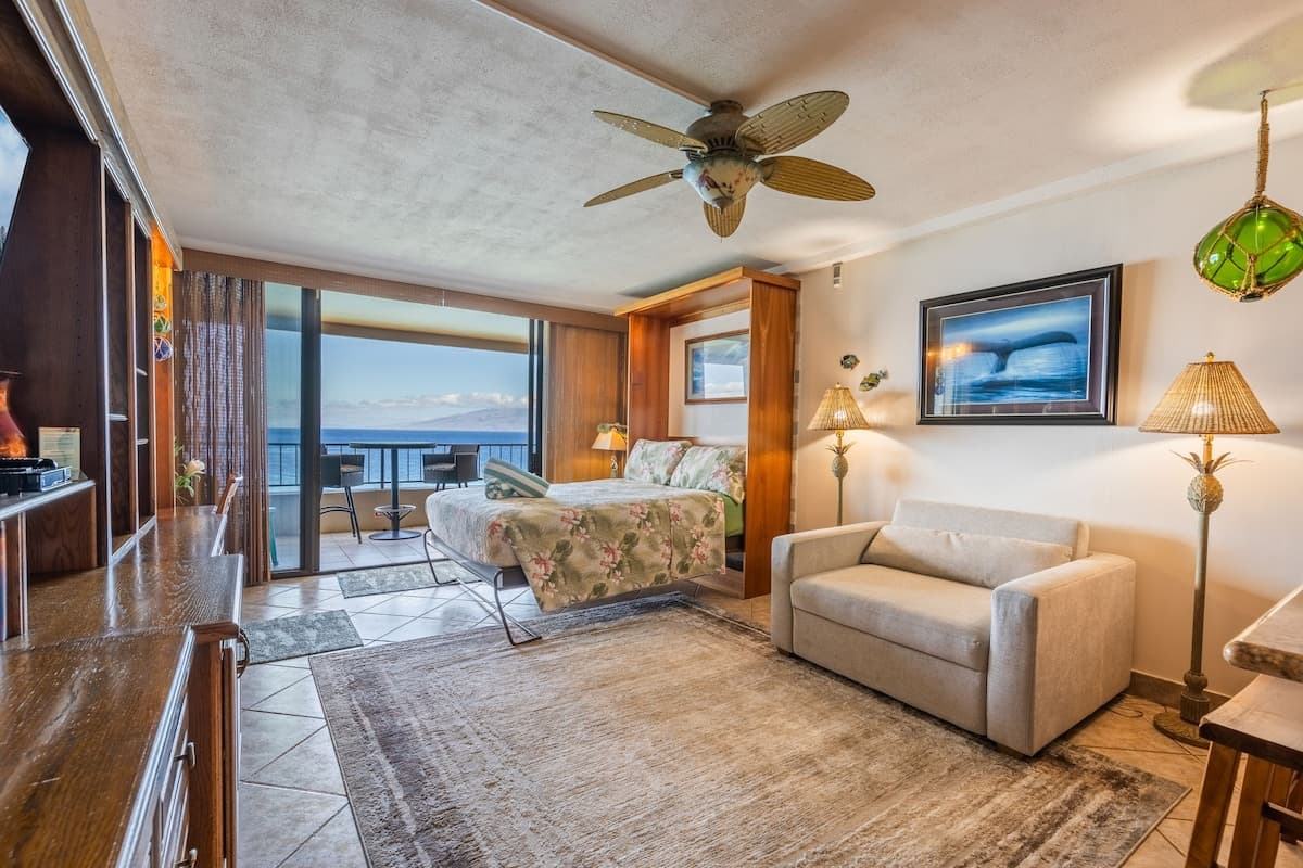 Condo in Lahaina · ★5.0 · Studio · 2 beds · 1 private bath - Photo 5