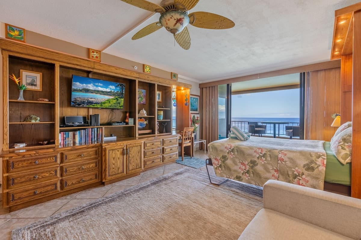Condo in Lahaina · ★5.0 · Studio · 2 beds · 1 private bath - Photo 3