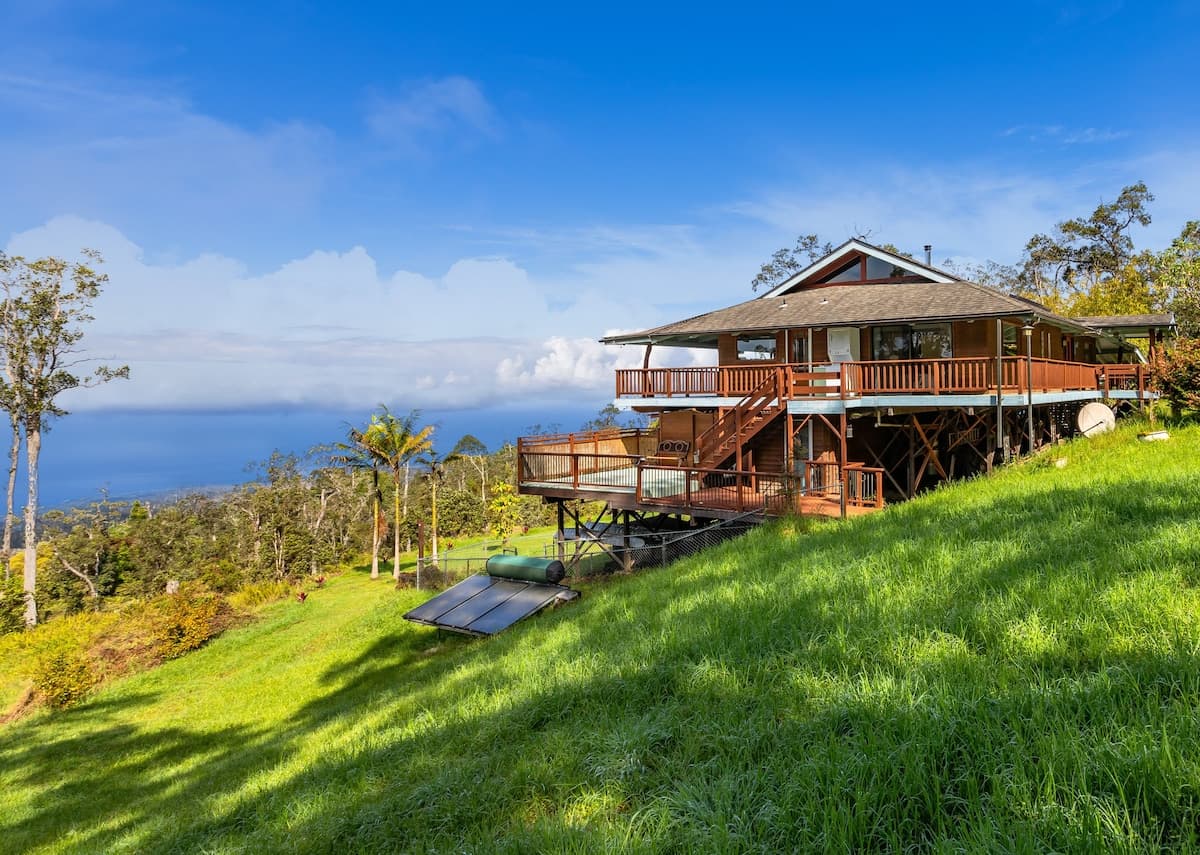 Home in Kailua-Kona · ★4.98 · 3 bedrooms · 4 beds · 2 baths - Photo 1
