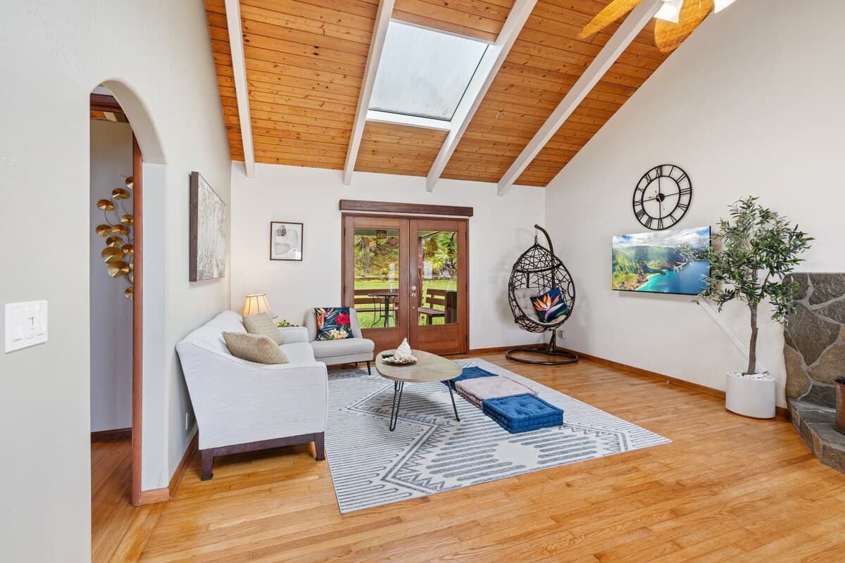 Home in Kailua-Kona · ★4.98 · 3 bedrooms · 4 beds · 2 baths - Photo 4