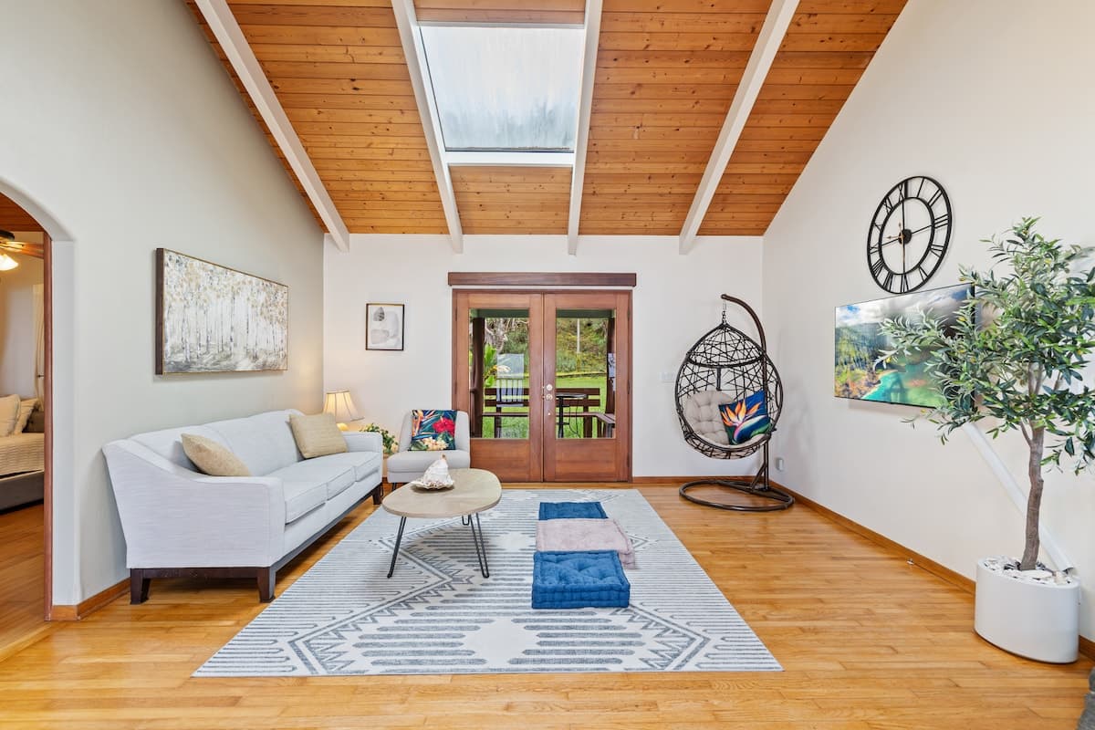 Home in Kailua-Kona · ★4.98 · 3 bedrooms · 4 beds · 2 baths - Photo 3