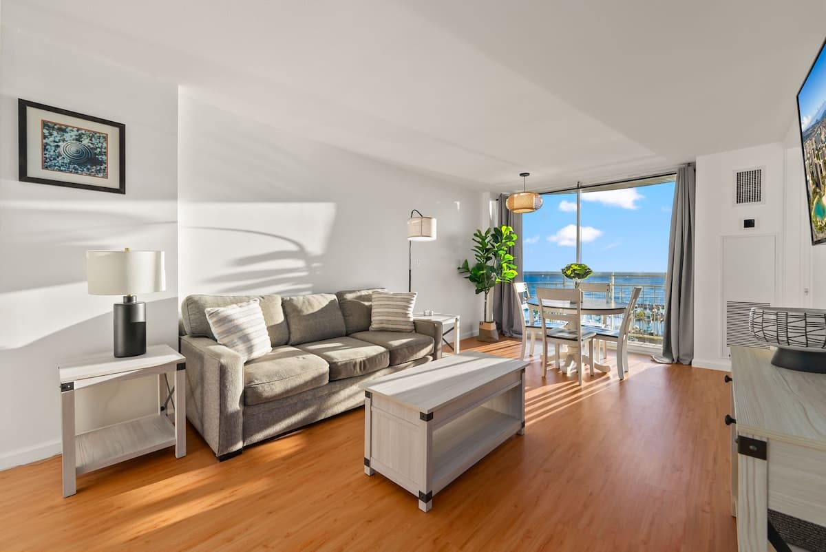 *Newly Renovated Oceanfront Waikiki- Ilikai Marina - Photo 2