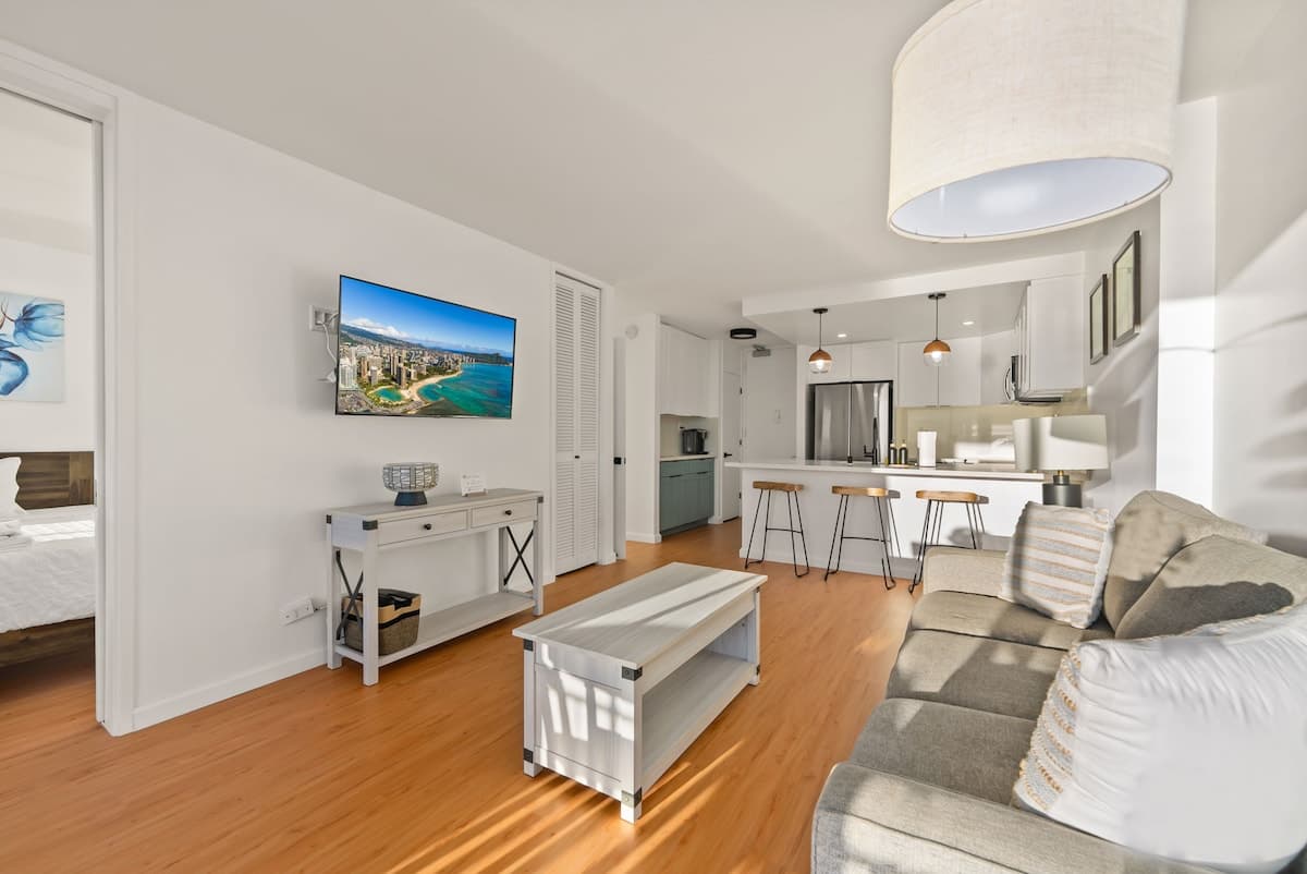 *Newly Renovated Oceanfront Waikiki- Ilikai Marina - Photo 4