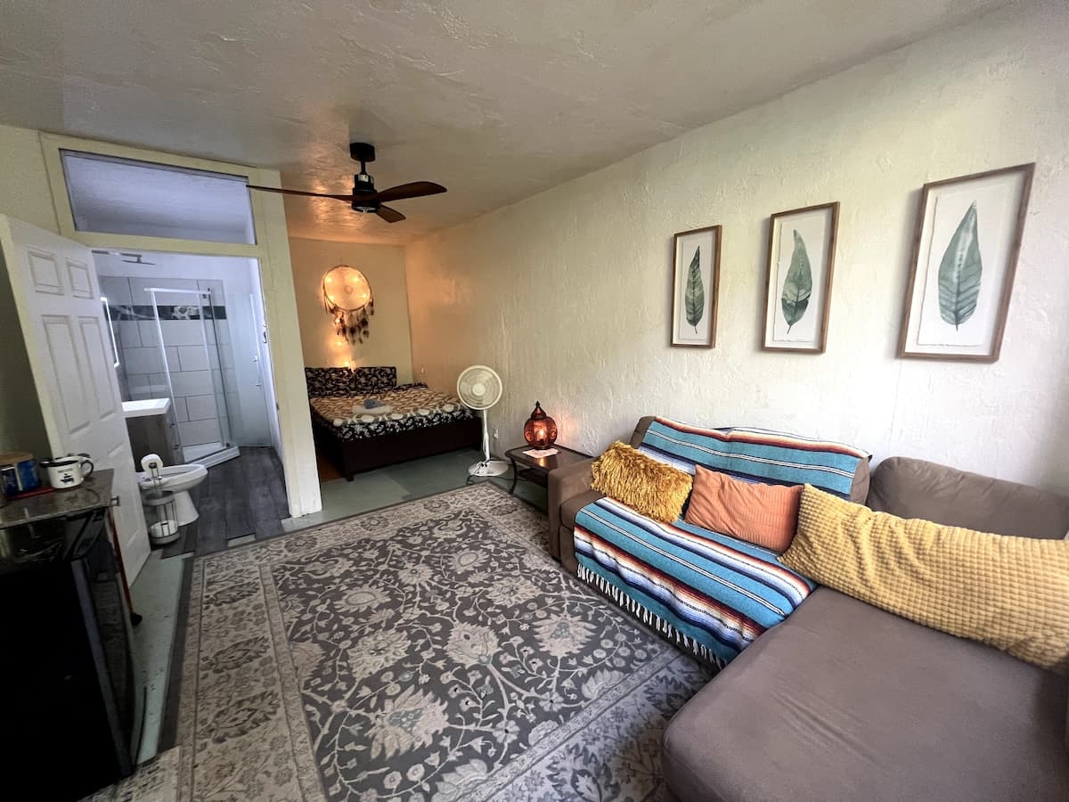Home in Captain Cook · ★4.73 · 1 bedroom · 1 bed · 1 private bath - Photo 2