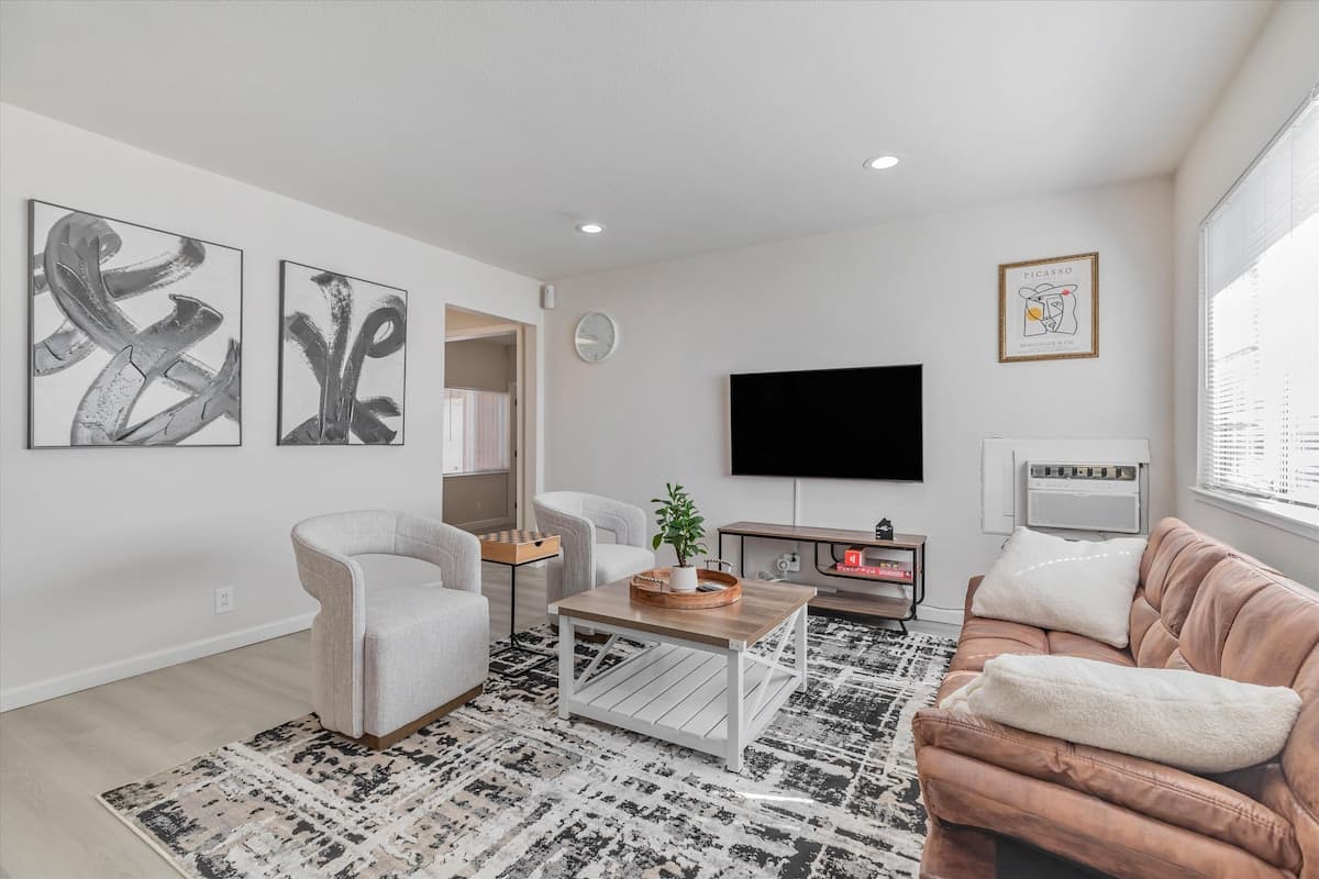 Luxury 3BR Home in Heart of San Jose - Photo 3
