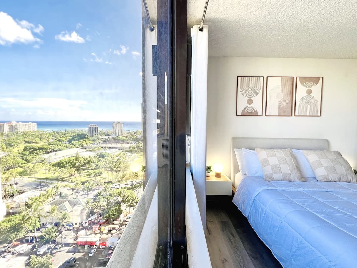 Modern Waikiki Oasis w/ Ocean View - Photo 5