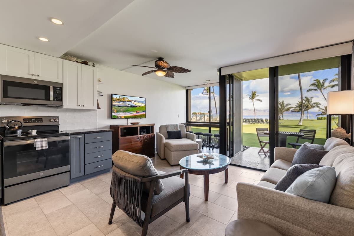 Kihei Surfside 108 - Ground Floor - Oceanfront -AC - Photo 2