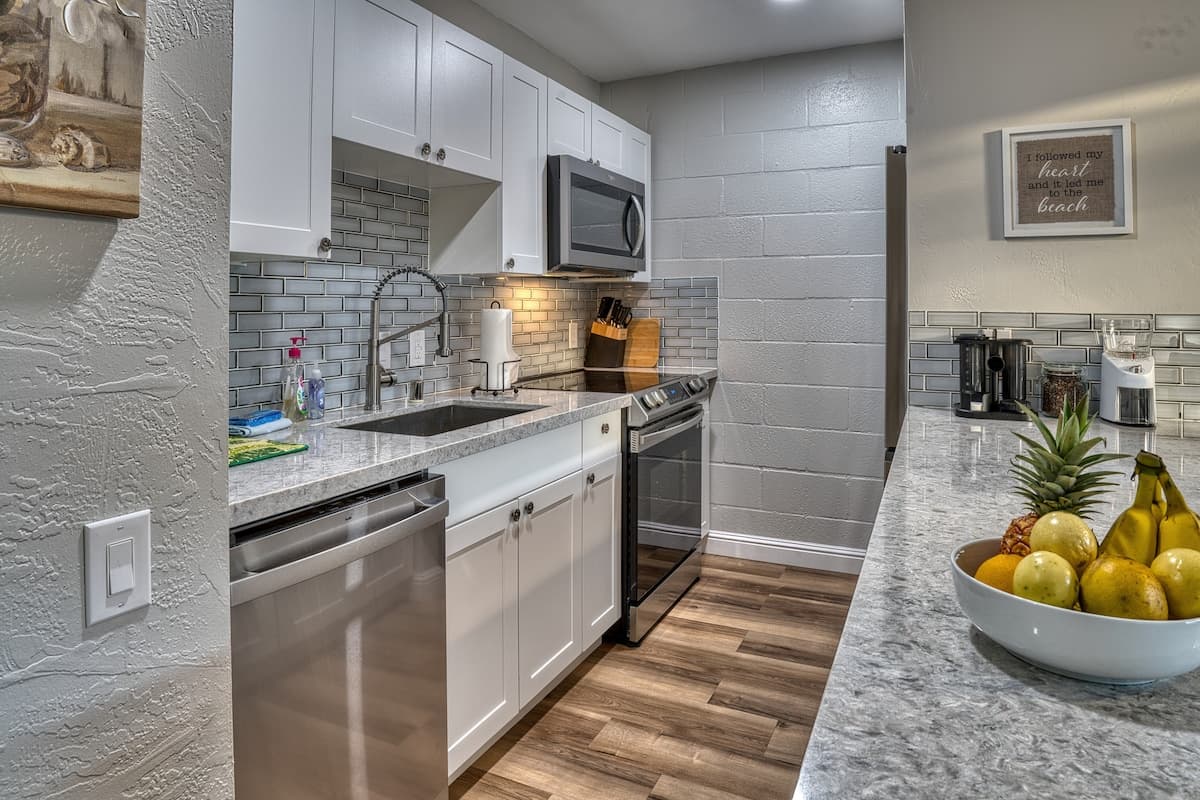 Condo in Kailua-Kona · ★5.0 · 1 bedroom · 2 beds · 1 bath - Photo 5
