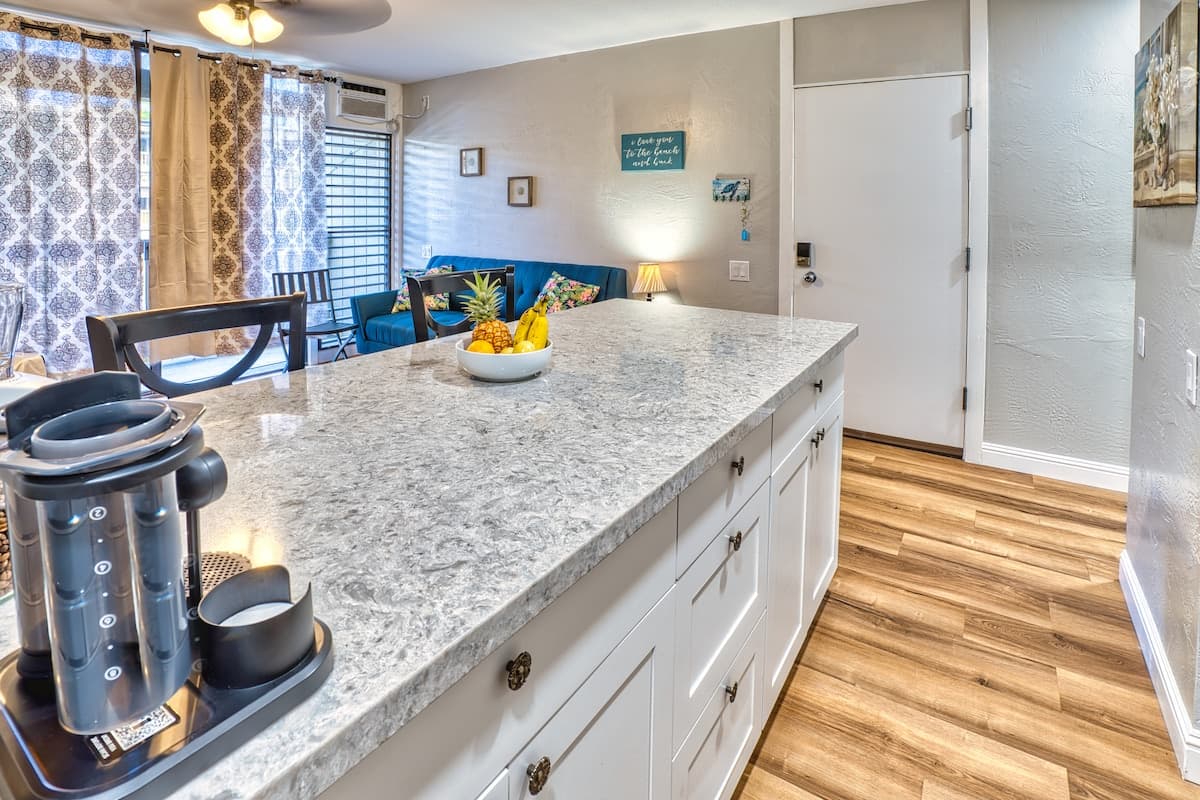 Condo in Kailua-Kona · ★5.0 · 1 bedroom · 2 beds · 1 bath - Photo 2