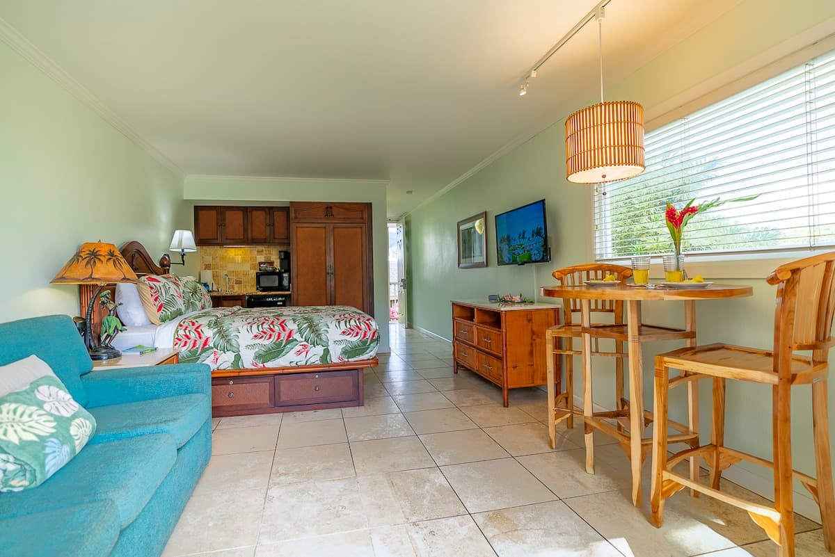 A/C Studio- Ocean,Hot-tub,Pool, Bar Footsteps Away - Photo 4