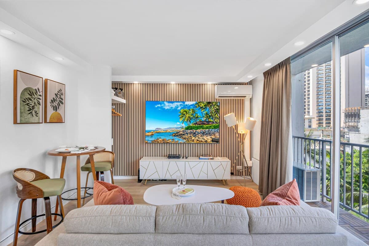 Condo in Honolulu · ★4.73 · 1 bedroom · 1 bed · 1 private bath - Photo 5