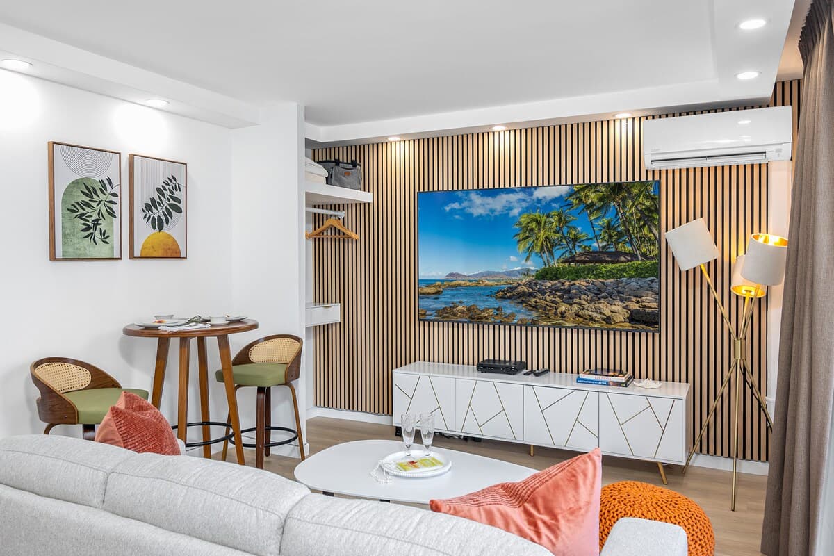 Condo in Honolulu · ★4.73 · 1 bedroom · 1 bed · 1 private bath - Photo 4