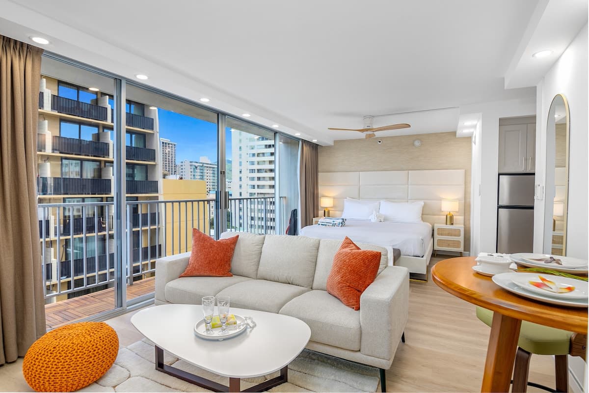Condo in Honolulu · ★4.73 · 1 bedroom · 1 bed · 1 private bath - Photo 2