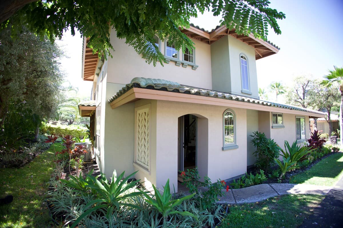 Townhouse in Waimea · ★5.0 · 2 bedrooms · 3 beds · 2 baths - Photo 1