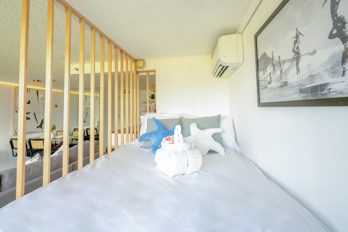 Condo in Honolulu · ★4.84 · 1 bedroom · 4 beds · 1 private bath - Photo 5