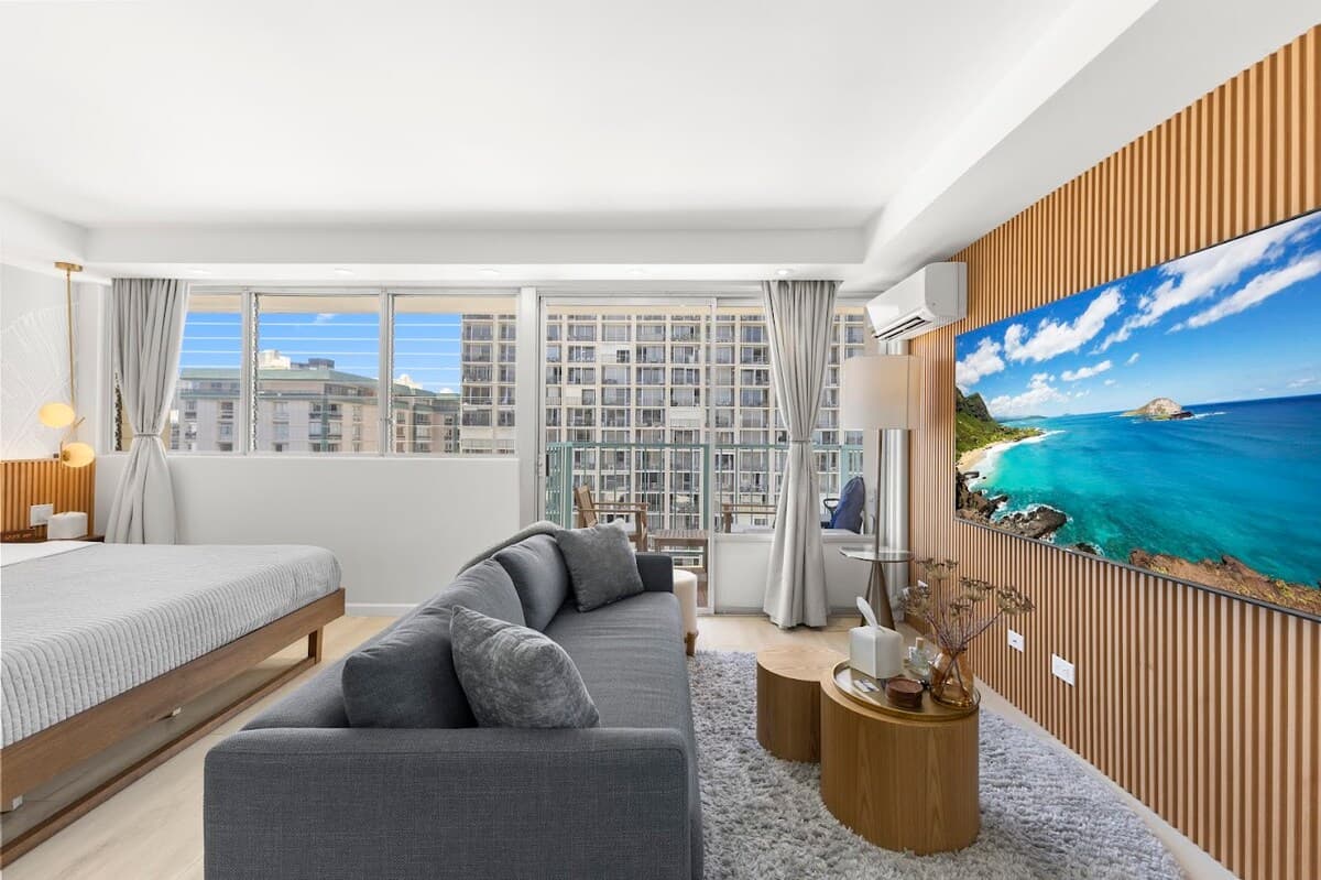 Chic & Cozy-Central Waikiki-King Studio-Renovated! - Photo 3