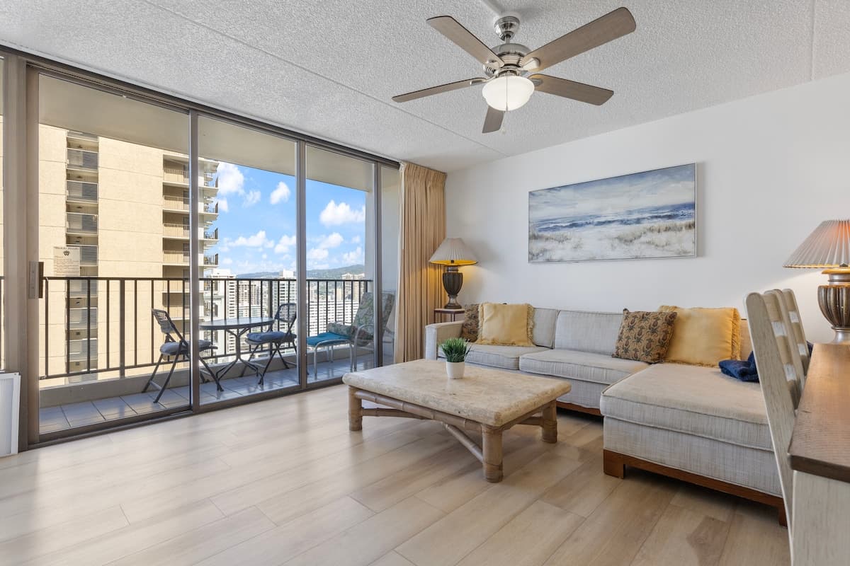 Hotel in Honolulu · ★4.42 · 1 bedroom · 3 beds · 1 private bath - Photo 1