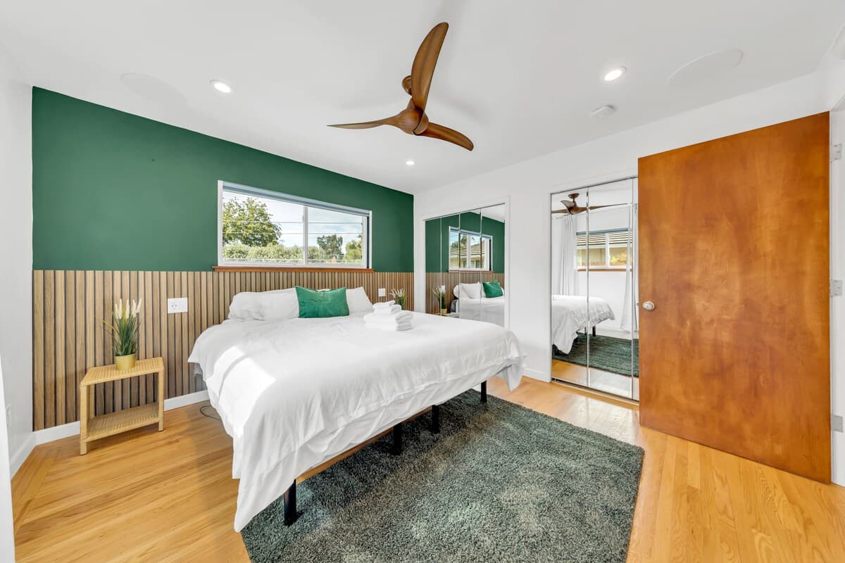 Smart Home w/ King Bed, 5 Mins to Downtown - Photo 1
