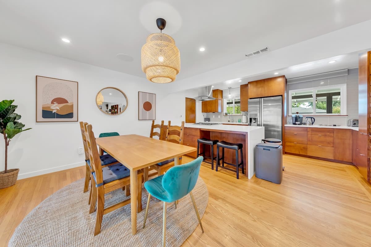 Smart Home w/ King Bed, 5 Mins to Downtown - Photo 4
