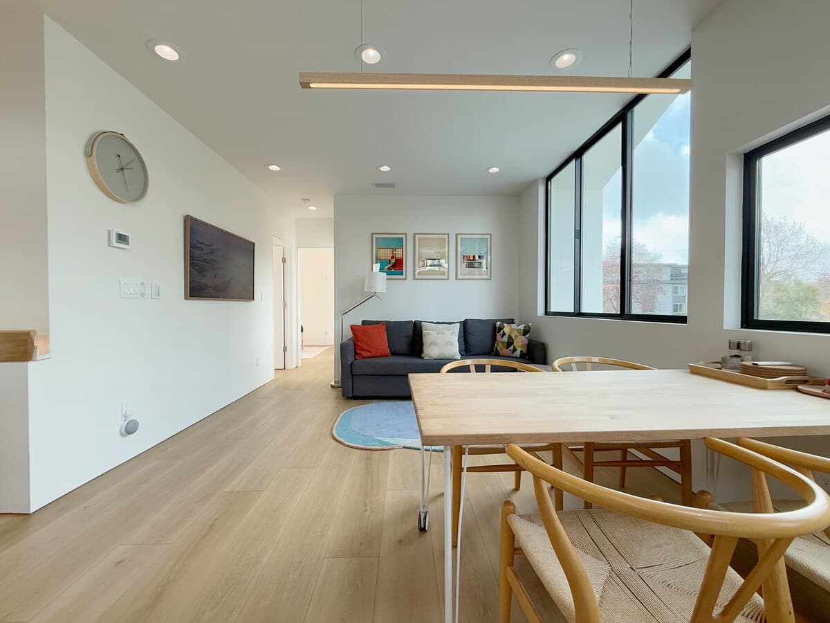 Brand-New Contemporary Downtown Retreat - Photo 2