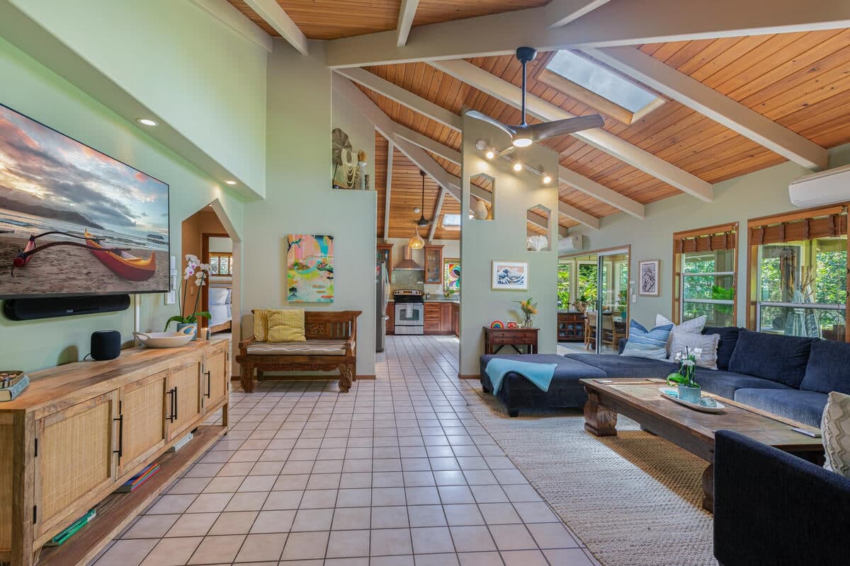 Home in Princeville · ★4.94 · 3 bedrooms · 3 beds · 2 baths - Photo 3