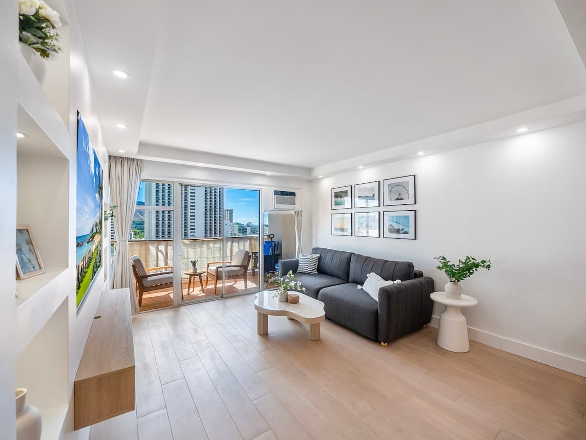 HighFloor 2BR/2BA 4beds Partial Ocean View+Parking - Photo 5