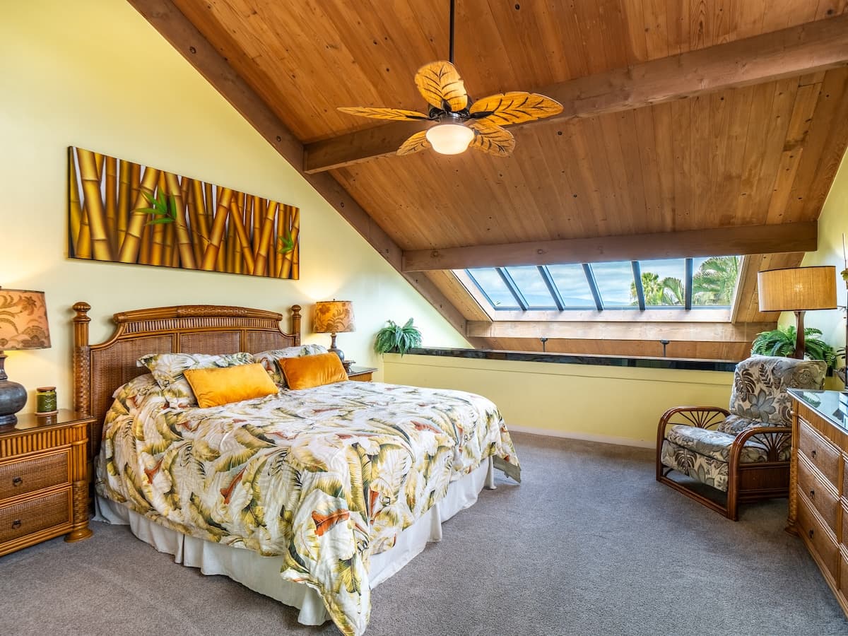 Condo in Lahaina · ★4.8 · 3 bedrooms · 5 beds · 2 private baths - Photo 3