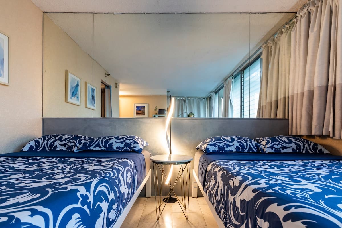 Condo in Honolulu · ★4.0 · 1 bedroom · 2 beds · 1 private bath - Photo 1