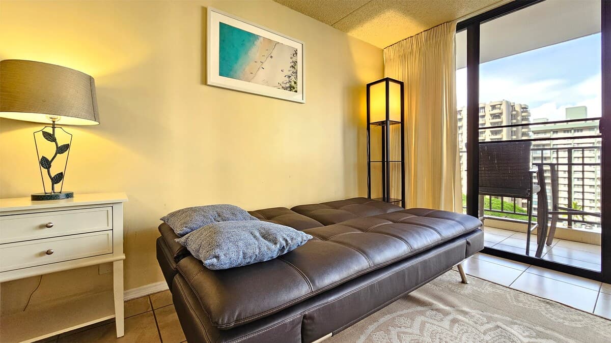 WB 1011 - T2 Queen, Full, & Futon +1 Free Parking - Photo 5