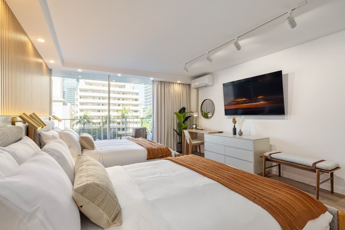 Urban Oasis in Heart of Waikiki with 1 Parking - Photo 3