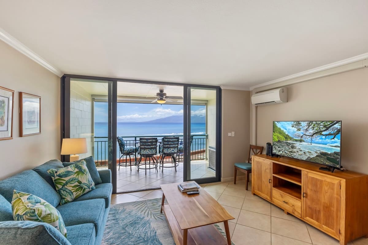 Condo in Lahaina · ★4.8 · 1 bedroom · 1 bed · 1 bath - Photo 2