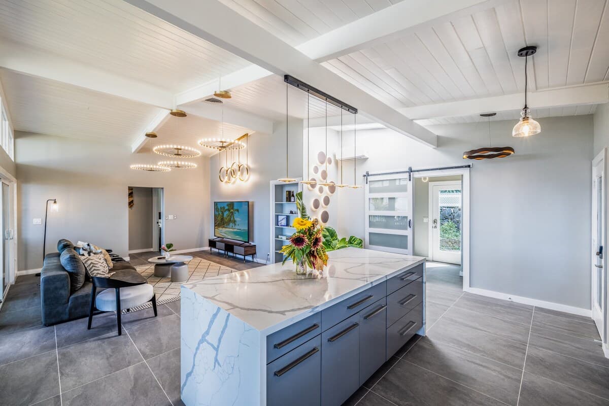 New Modern Interior, OceanView, HotTub, Forest - Photo 2